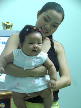 "Sao mai" Ngọc Anh “khoe” con gái - 1