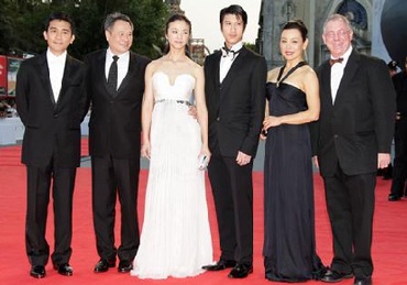 Người đẹp mới của đạo diễn Lý An gây chú ý - 10