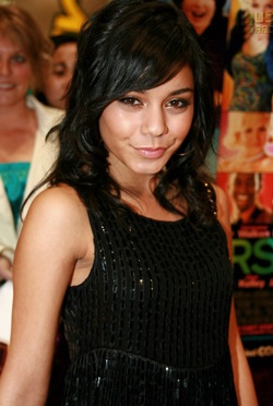 “Hãy cho Vanessa Hudgens một cơ hội” - 2