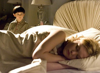 "The Omen": Phim kinh dị lạ thường - 2