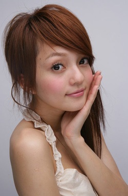 Nữ ca sỹ “siêu gầy” Trương Thiều Hàm  - 3