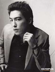 Daniel Henney: "Tôi không mất lòng tin vào tình yêu" - 1