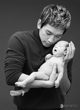 Bộ ảnh đen trắng đặc sắc của sao Hàn - 4