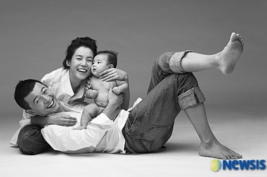 Bộ ảnh đen trắng đặc sắc của sao Hàn - 10