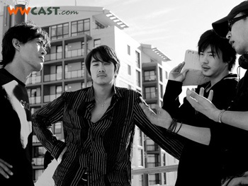 Song Seung Heon xuất ngũ gây xôn xao dư luận - 2