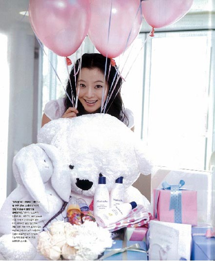 Kim Hee Sun dạt dào hạnh phúc làm mẹ - 3