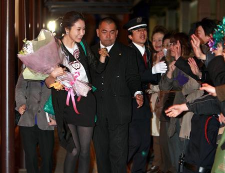 “Người đẹp khóc” chưa có kế hoạch kết hôn - 1