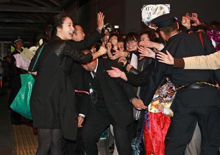 “Người đẹp khóc” chưa có kế hoạch kết hôn - 4