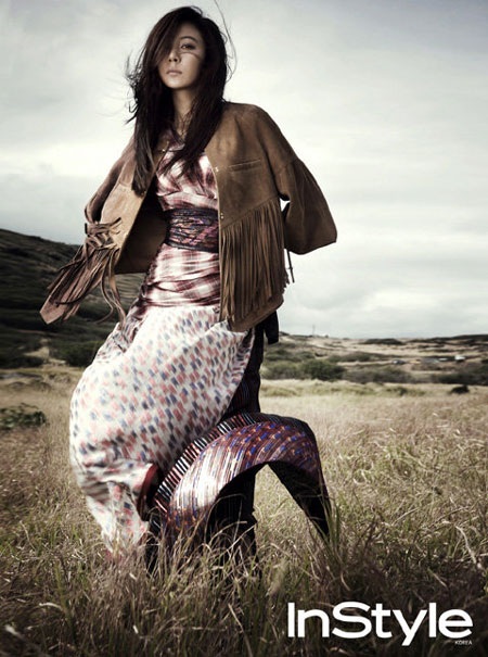 Kim Ha Neul “đùa giỡn” với nắng và gió Hawaii - 1