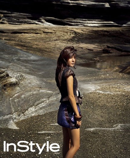 Kim Ha Neul “đùa giỡn” với nắng và gió Hawaii - 4