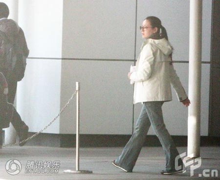 Bà mẹ trẻ Đổng Khiết “lộ diện” sau khi sinh - 8