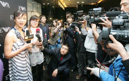 Thang Duy “hút hồn” phóng viên Hồng Kông - 5