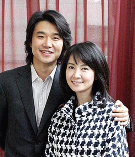 Xu hướng yêu “phi công trẻ” của các nữ nghệ sĩ xứ Hàn - 4