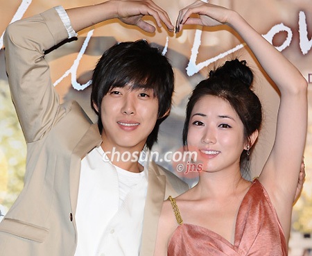 Xu hướng yêu “phi công trẻ” của các nữ nghệ sĩ xứ Hàn - 5