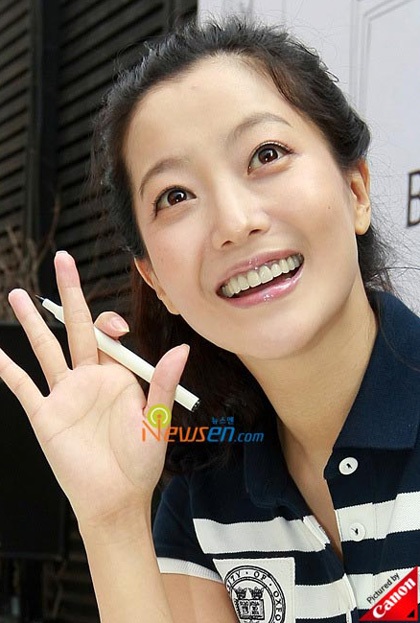 Kim Hee Sun: “Tôi đang bận rộn làm mẹ” - 6 Kim Hee Sun: “Tôi đang bận rộn làm mẹ” - 6