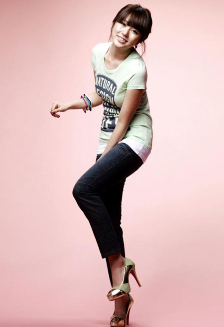 Yoon Eun Hye kết đôi với “tiểu hổ” Hyun Bin - 14