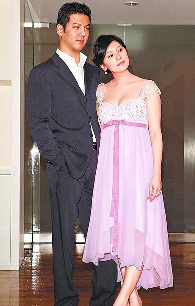 Con gái Giả Tịnh Văn đang sống tại Mỹ - 1