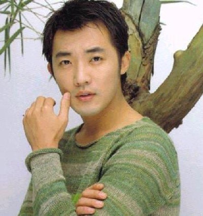 Ahn Jae Wook phẫu thuật họng - 1