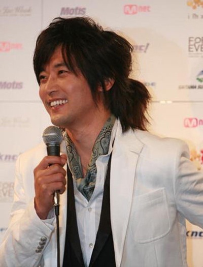 Ahn Jae Wook phẫu thuật họng - 6