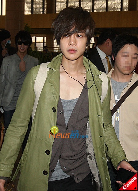 F4 xứ Hàn mệt mỏi trên đường tới Nhật Bản - 6