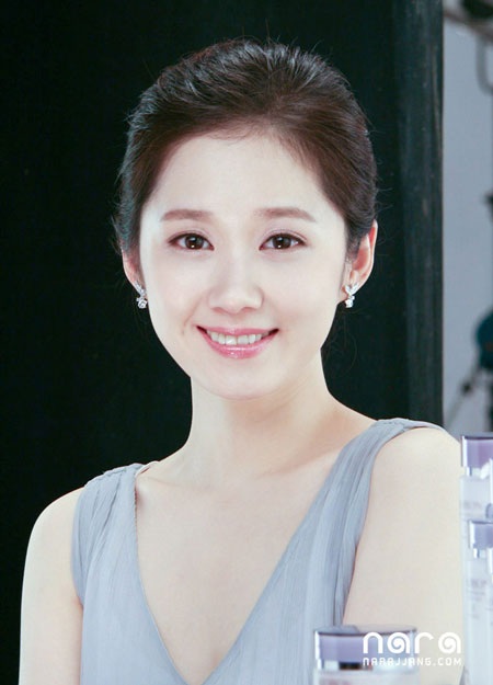 Jang Na Ra trẻ trung tới bất ngờ! - 17