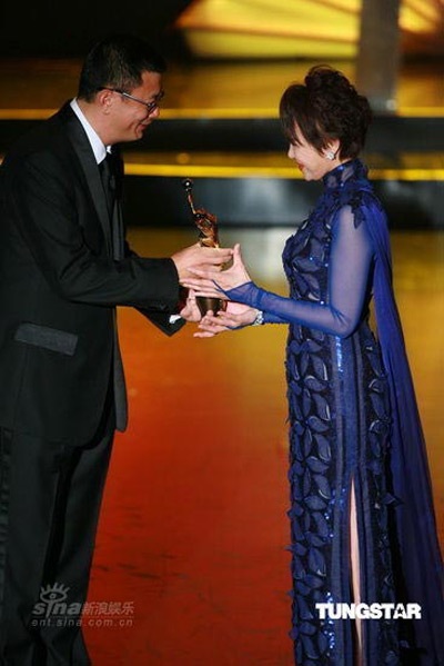 Lễ trao giải phim Hồng Kông 2009 - nhiều bất ngờ! - 12 Lễ trao giải phim Hồng Kông 2009 - nhiều bất ngờ! - 12