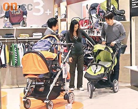 Nữ diễn viên Diêu Gia Ni sinh con gái - 4