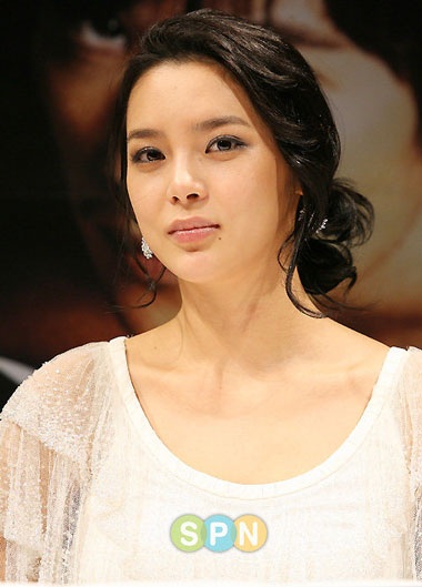 Park Shi Yeon "dồn" sức cho vai diễn mới - 10 Park Shi Yeon "dồn" sức cho vai diễn mới - 10