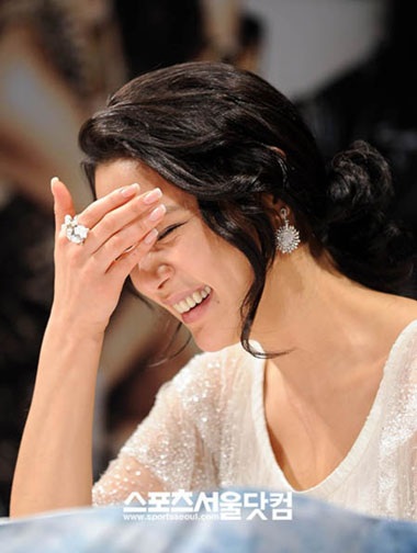 Park Shi Yeon "dồn" sức cho vai diễn mới - 7 Park Shi Yeon "dồn" sức cho vai diễn mới - 7