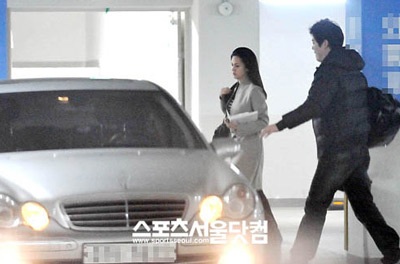 Nữ ca sĩ gợi cảm Ivy có tình yêu mới - 4 Nữ ca sĩ gợi cảm Ivy có tình yêu mới - 4