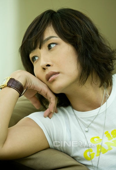 Fan viếng mộ Choi Ji Shil nhân ngày sinh nhật - 7 Fan viếng mộ Choi Ji Shil nhân ngày sinh nhật - 7