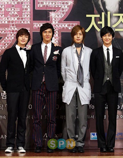 Nhóm F4 xứ Hàn tổ chức buổi họp báo đầu tiên - 5