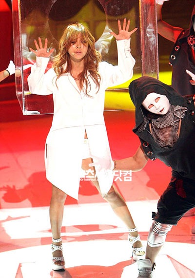 Lee Hyori lại phải đi cấp cứu - 2