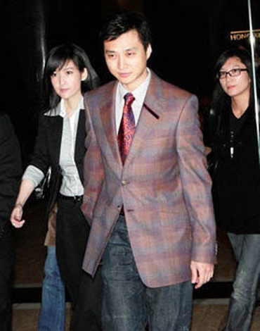 Nghê Chấn và Châu Huệ Mẫn cùng “lộ diện” sau scandal - 4 Nghê Chấn và Châu Huệ Mẫn cùng “lộ diện” sau scandal - 4