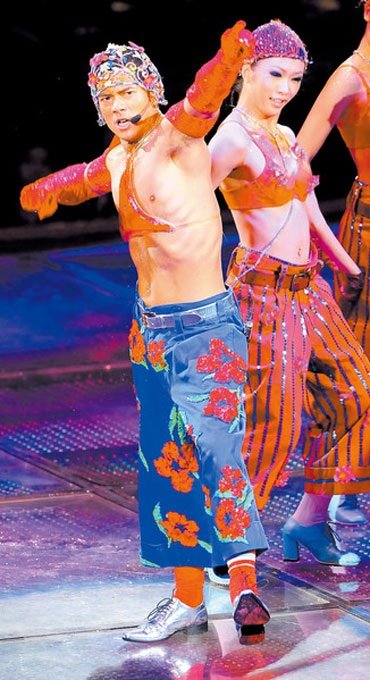 Ấn tượng với trang phục biểu diễn của Quách Phú Thành - 9