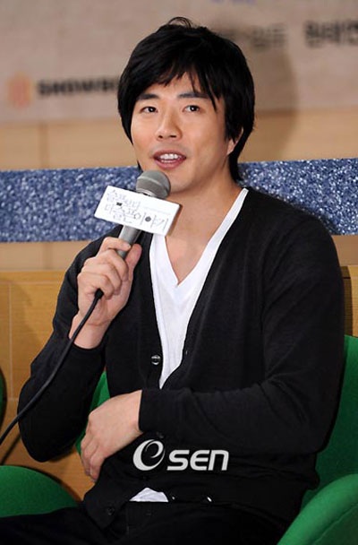 Kwon Sang Woo làm lễ kết hôn với hoa hậu Lee Bo Young? - 11