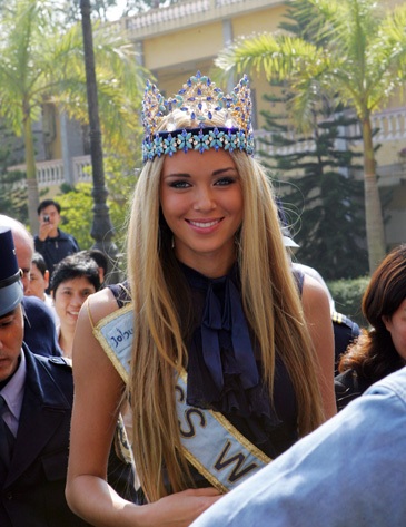 Một ngày theo chân Hoa hậu Thế giới - 6 Một ngày theo chân Hoa hậu Thế giới - 6