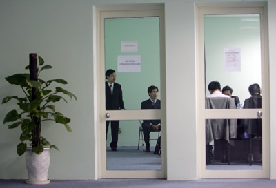 Những thách thức cam go - 1