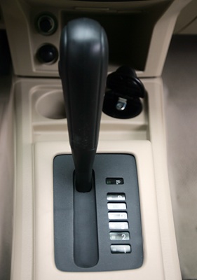 Ford giới thiệu xe Everest số tự động - 3 Ford giới thiệu xe Everest số tự động - 3