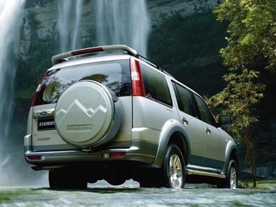 Ford giới thiệu xe Everest số tự động - 2 Ford giới thiệu xe Everest số tự động - 2