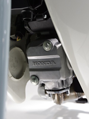 "Đồ chơi" Honda: Xe máy tiết kiệm xăng - 6