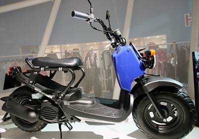 "Đồ chơi" Honda: Xe máy tiết kiệm xăng - 8