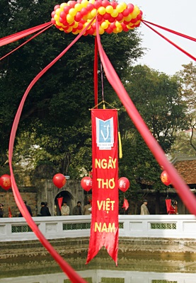 “Ngạt thở” vì… thơ! - 1