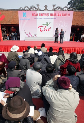 “Ngạt thở” vì… thơ! - 8