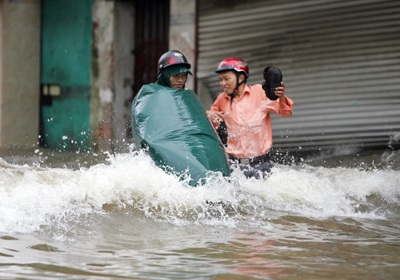 “Hà Lội”: “Sóng” vô tình vỗ bạc đầu người - 10 “Hà Lội”: “Sóng” vô tình vỗ bạc đầu người - 10