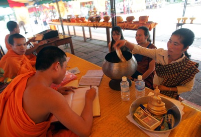 Tắm tượng cầu may - 10