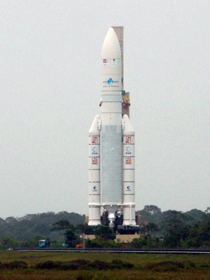 Vệ tinh VINASAT-1 sẵn sàng rời bệ phóng - 7 Vệ tinh VINASAT-1 sẵn sàng rời bệ phóng - 7
