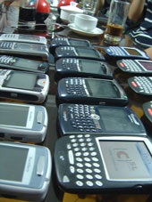 Rủ nhau nhập hội điện thoại Black Berry - 1 Rủ nhau nhập hội điện thoại Black Berry - 1