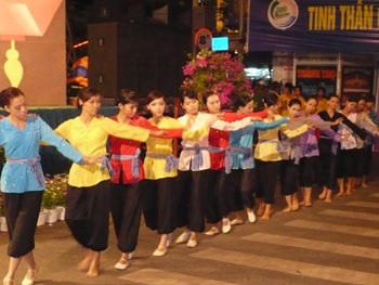 Cần Thơ: Hoành tráng " Đêm hội hoa đăng" - 1