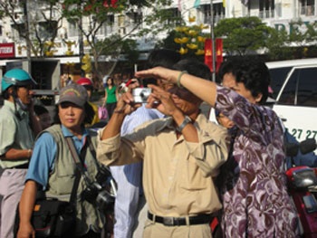 Sài Gòn ngập tràn sắc Xuân mùng 1 Tết - 3 Sài Gòn ngập tràn sắc Xuân mùng 1 Tết - 3